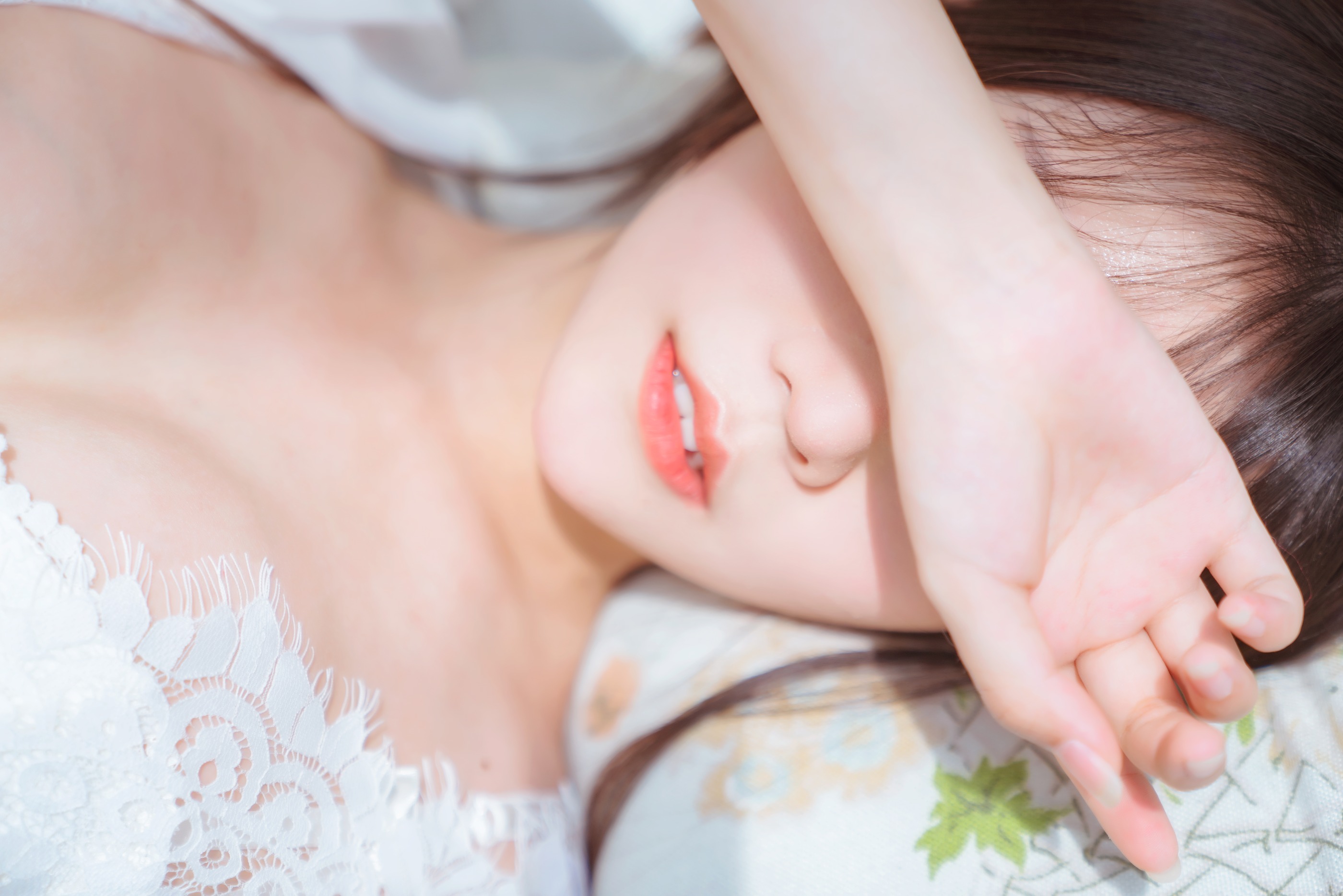 图片[1]-香草喵露露 – NO.005 玻璃房少女 [76P]-XikXak